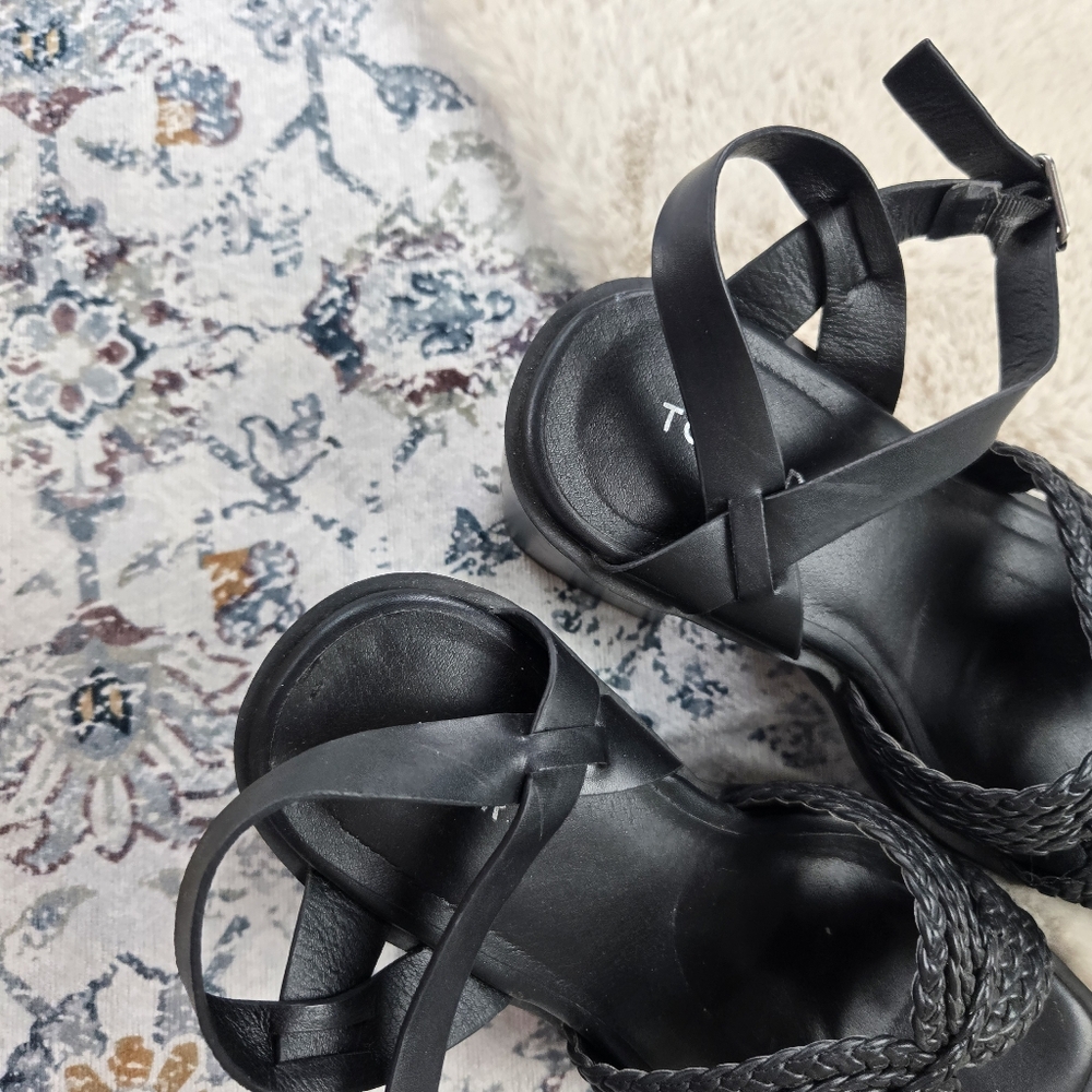 Torrid Crisscross Platform Heel Sandal 8WW - Picture 4 of 11